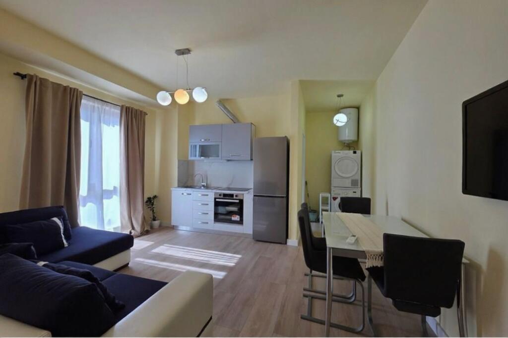 🏡 Garsoniere e Re me Qira – Qendër Tiranë (Zona Myslym Shyri / Rruga e Kavajës)