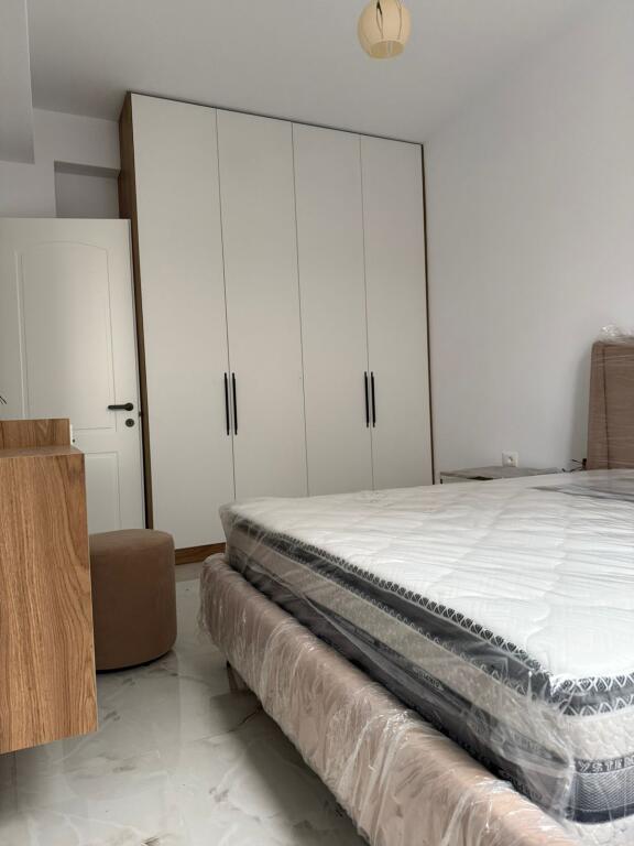 Jepet shtepi me qera 2+1 Durres