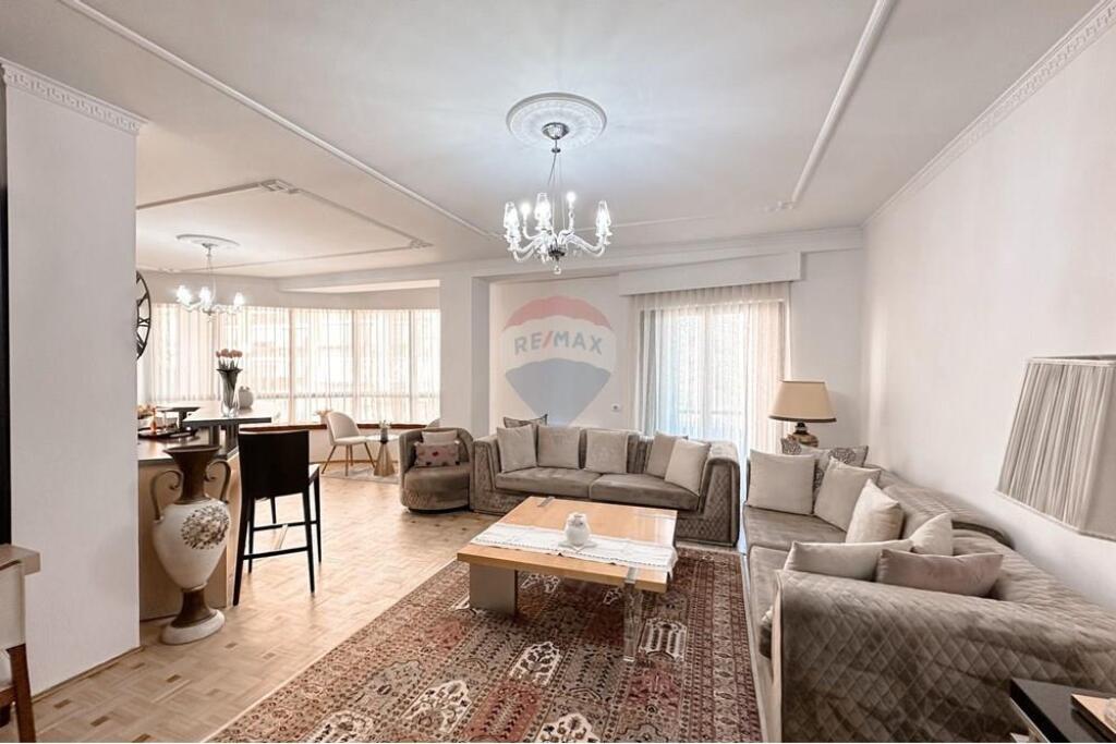 Apartament 3+1 per qira te ambasada Amerikane