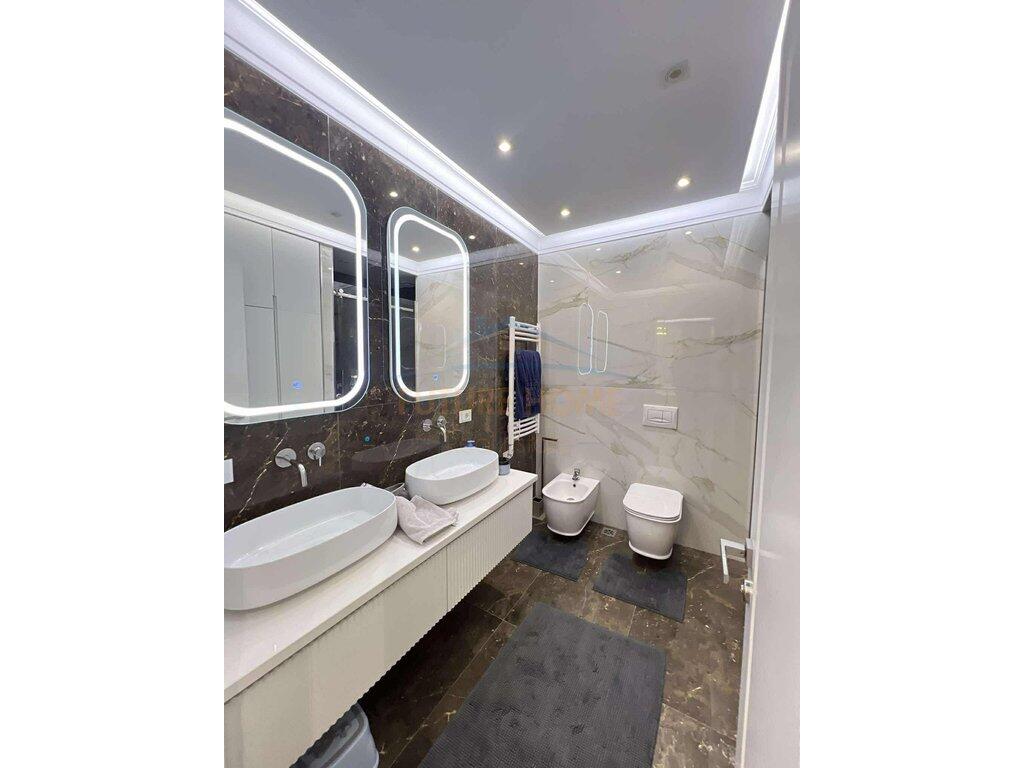 Shitet , Apartament 3+1+2 , Unaza e Re