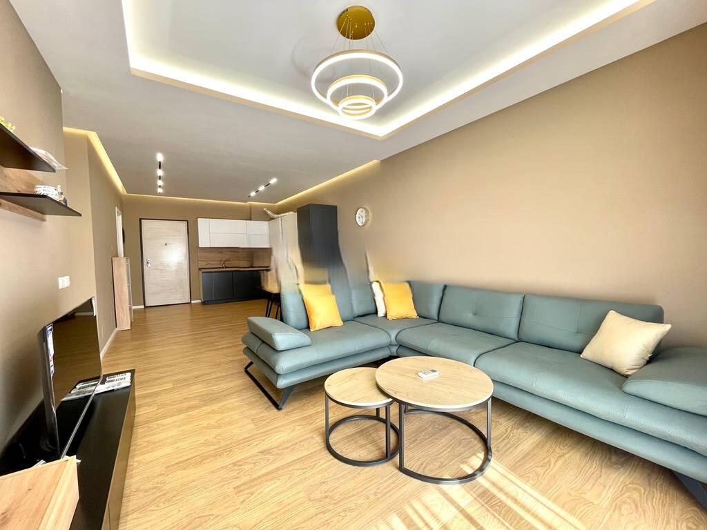 Jepet me Qira Apartament 2+1+2 – Pranë Kopshtit Botanik, 800 €/muaj