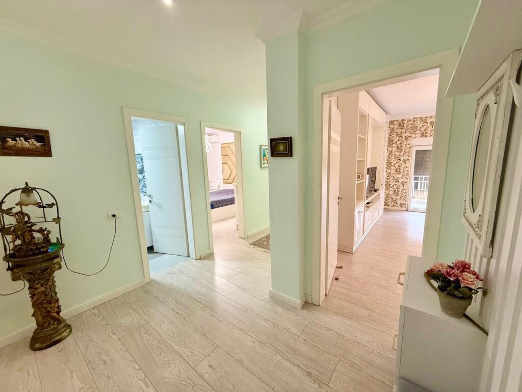 APARTAMENT 3+1 ME QIRA – PRANË AMBASADËS AMERIKANE