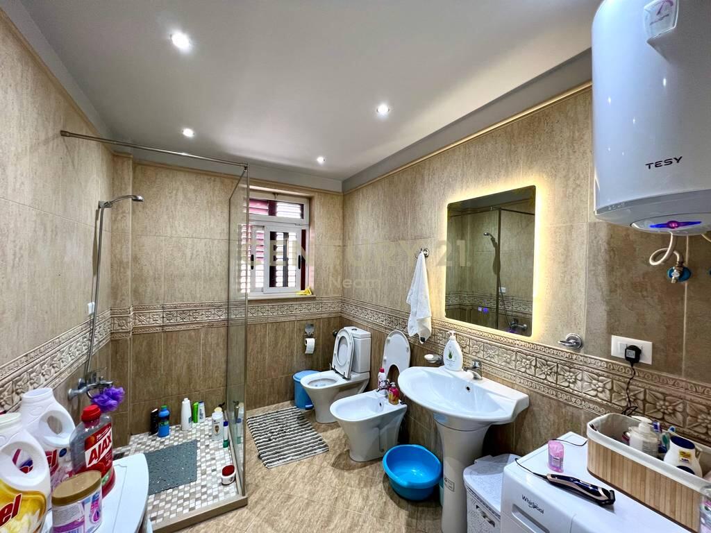 🌇 Functional apartment with 3 rooms and parking, near Shtraus Square!