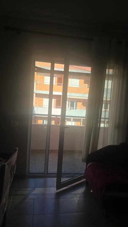 Shitet Apartament ne Golem
