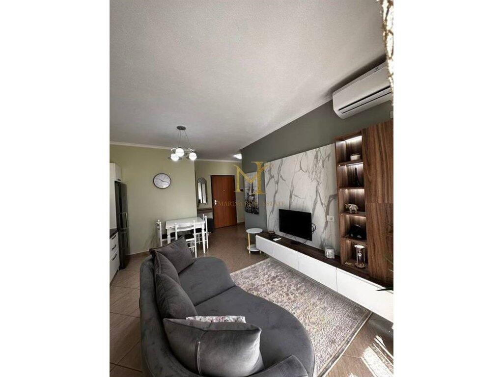 APARTAMENT 1+1 ME QERA AFATGJATE NE SHKEMBIN E KAVAJES !!