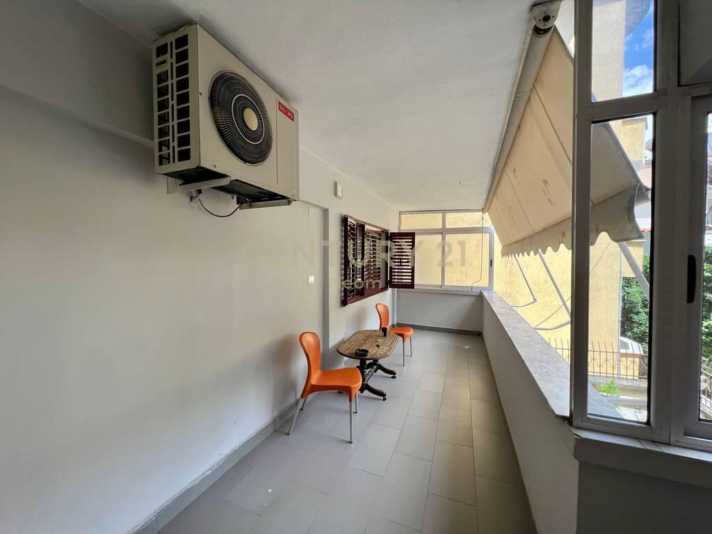 🌇 Functional apartment with 3 rooms and parking, near Shtraus Square!
