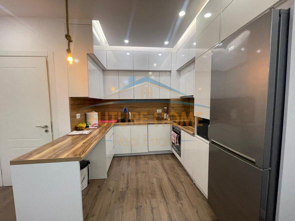 SHITET APARTAMENT 2+1 NE KINOSTUDIO