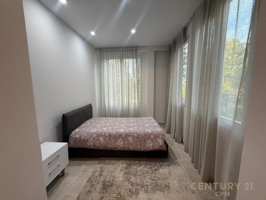 APARTAMENT ME QIRA 3+1+2+2 POSTE PARKIMI,TEK SECRET GARDEN!