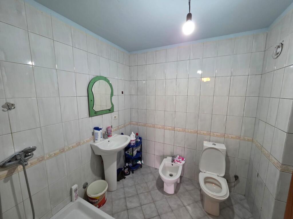 Appartamento 2+1+1 con Balcone in Affitto