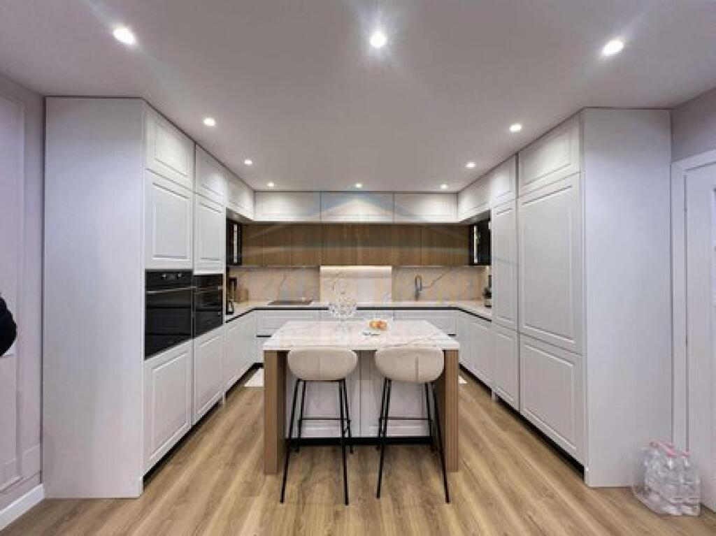 Shitet , Apartament 3+1+2 , Unaza e Re