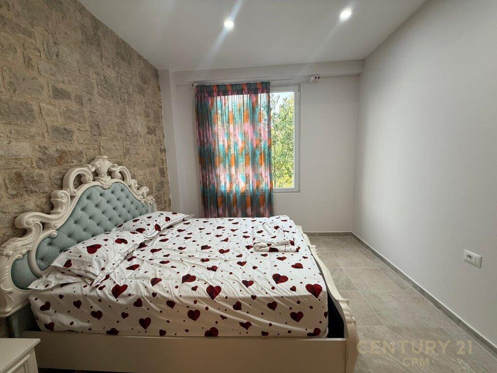 APARTAMENT ME QIRA 3+1+2+2 POSTE PARKIMI,TEK SECRET GARDEN!