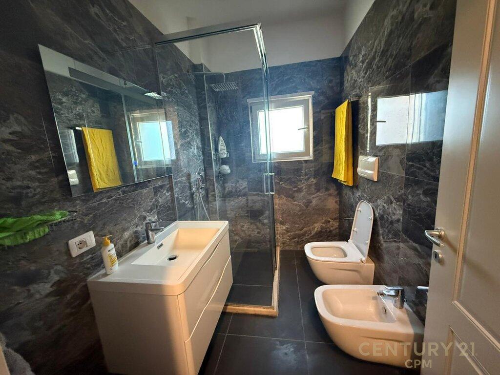 APARTAMENT ME QIRA 3+1+2+2 POSTE PARKIMI,TEK SECRET GARDEN!