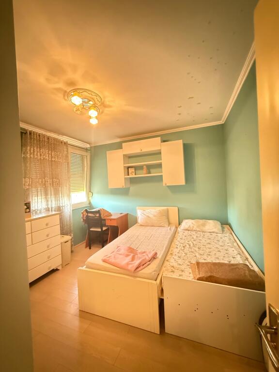 Apartament 2+1 per qera ish ekspozita