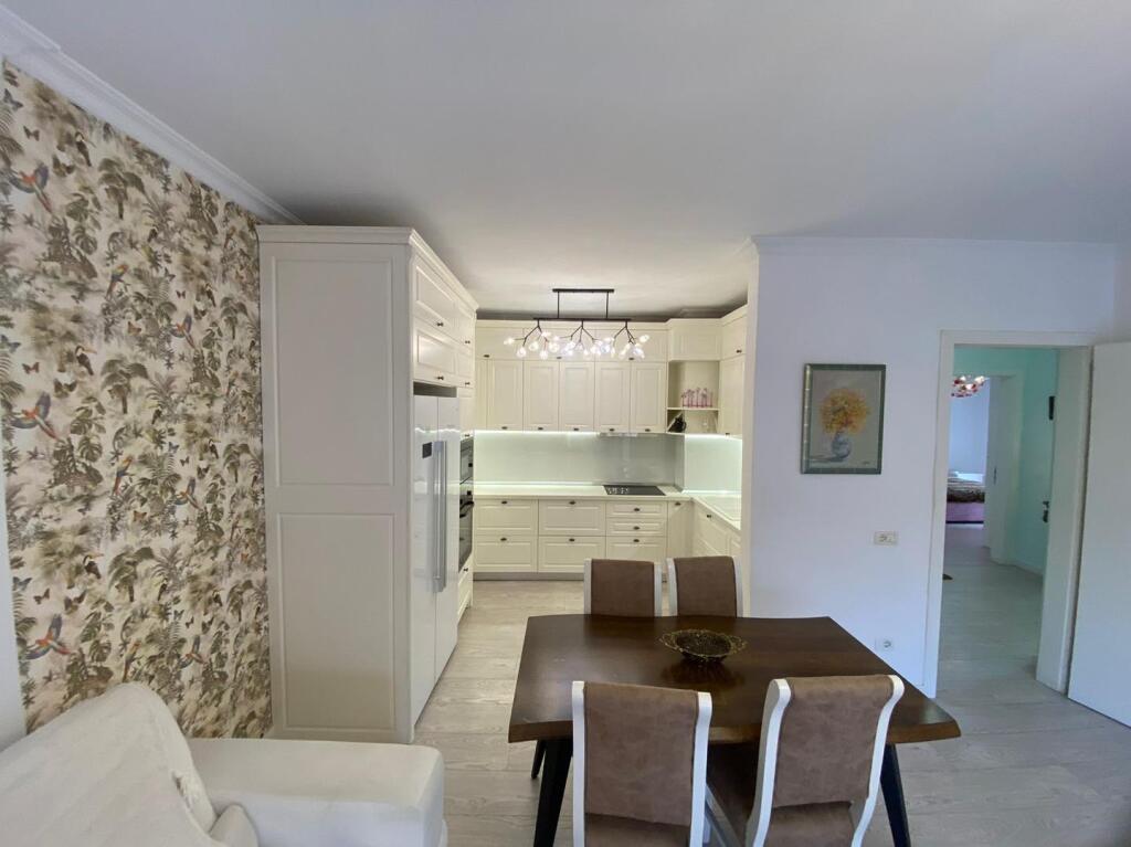 🏡 Jepet me qira apartament luksoz 3+1+2 në Rrugën e Elbasanit