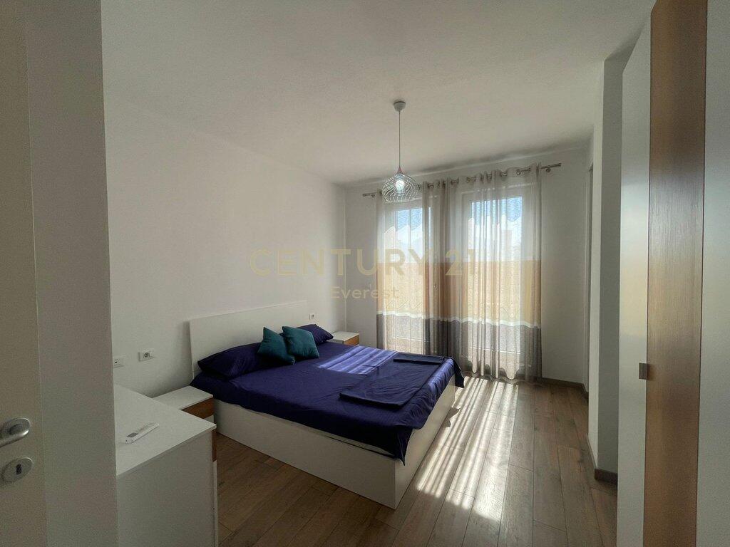 FOLEJA E GJELBER, APARTMENT 1+1+1 WITH PARKING FOR RENT
