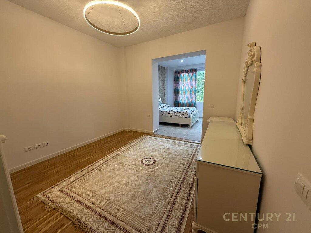 APARTAMENT ME QIRA 3+1+2+2 POSTE PARKIMI,TEK SECRET GARDEN!