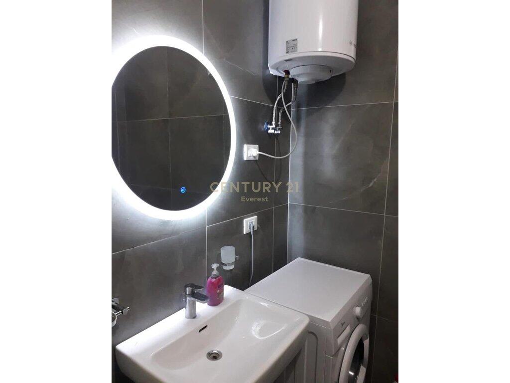 FOLEJA E GJELBER, APARTMENT 1+1+1 WITH PARKING FOR RENT