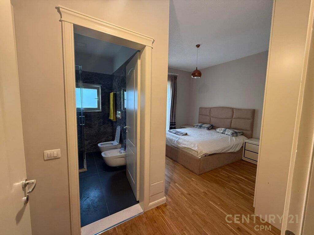 APARTAMENT ME QIRA 3+1+2+2 POSTE PARKIMI,TEK SECRET GARDEN!