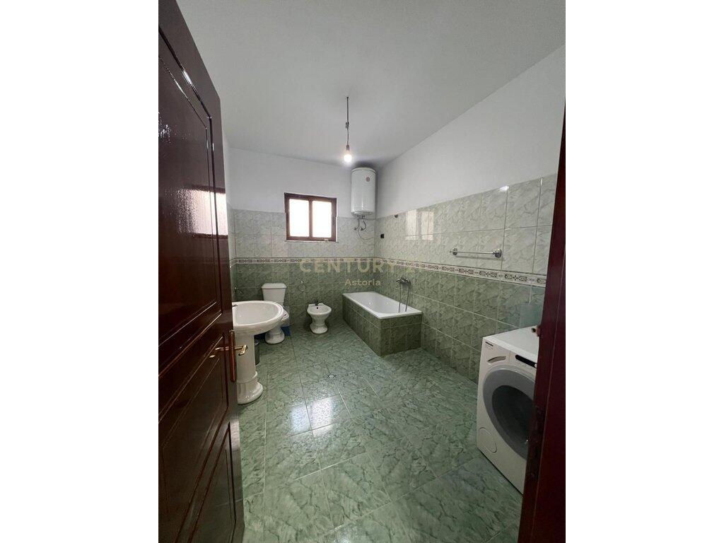 Jepet me qira apartament 3+1+2 ne Astir