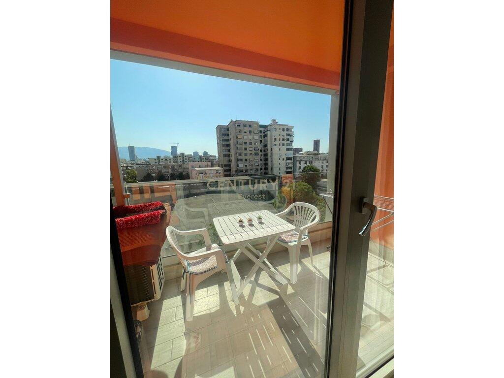 FOLEJA E GJELBER, APARTMENT 1+1+1 WITH PARKING FOR RENT