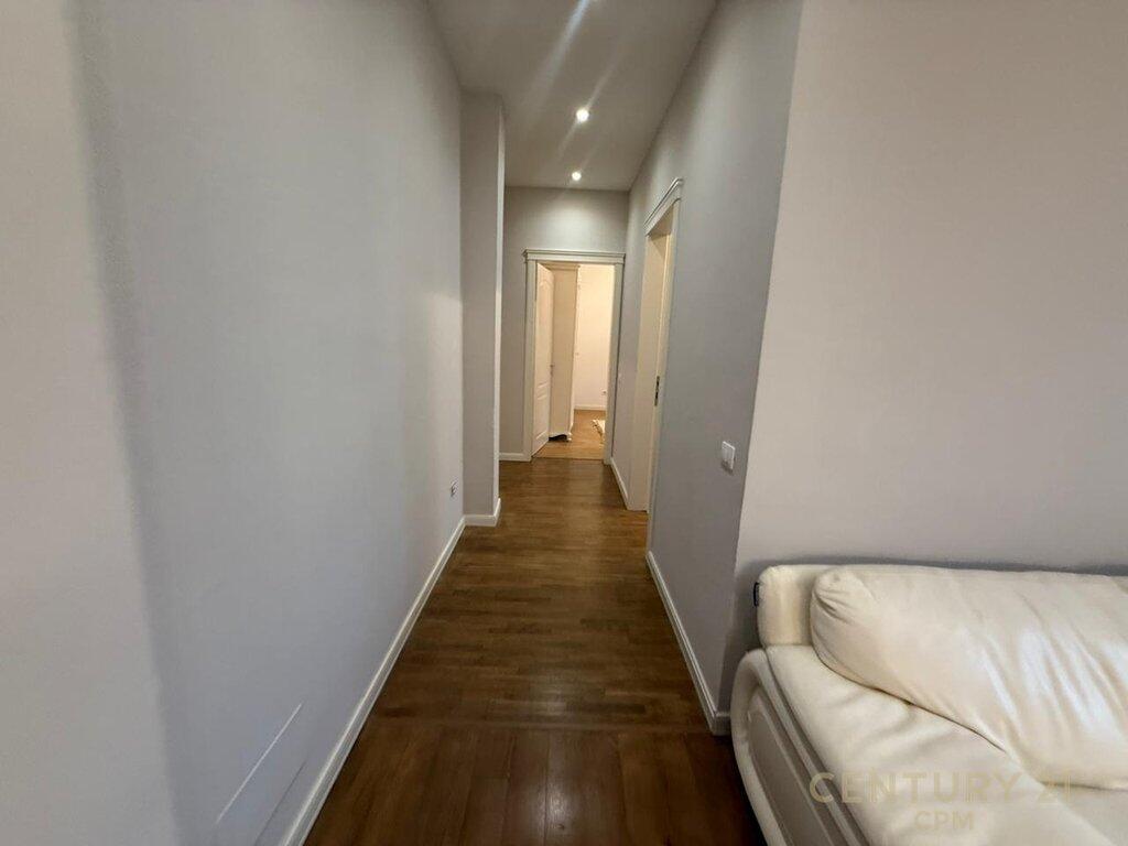 APARTAMENT ME QIRA 3+1+2+2 POSTE PARKIMI,TEK SECRET GARDEN!