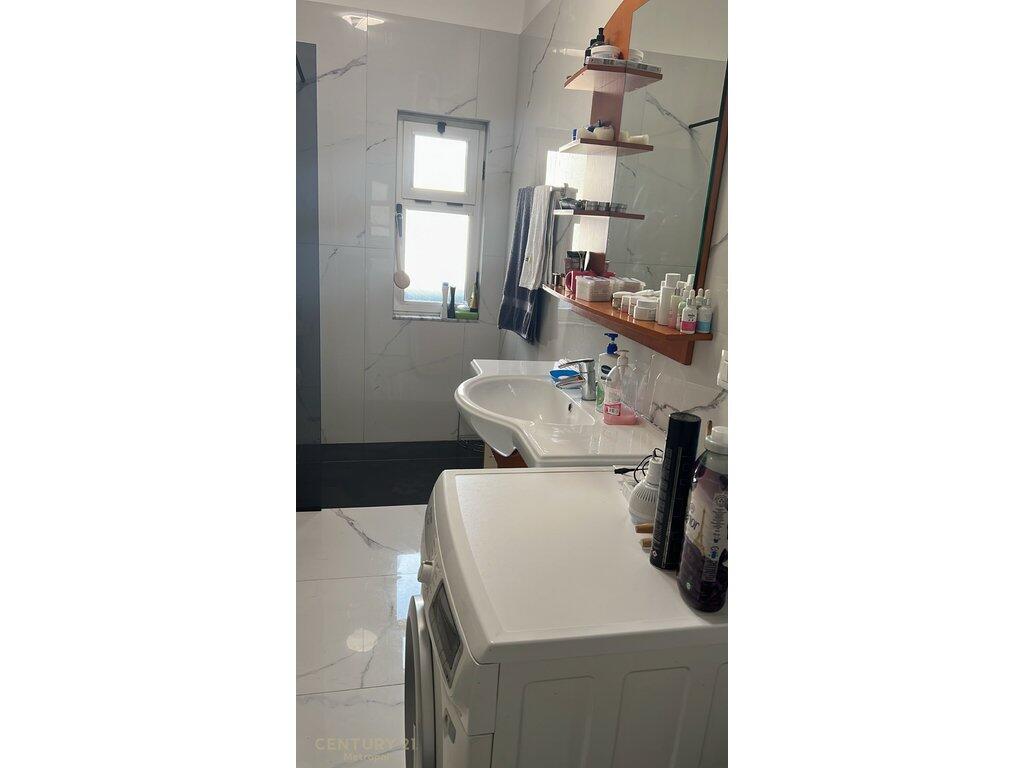 Apartament 2+1 per qira ne bllok!