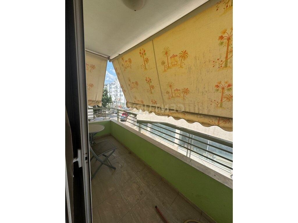 Jepet me Qira, Apartament 2+1+2 Poste Parkimi, Selite