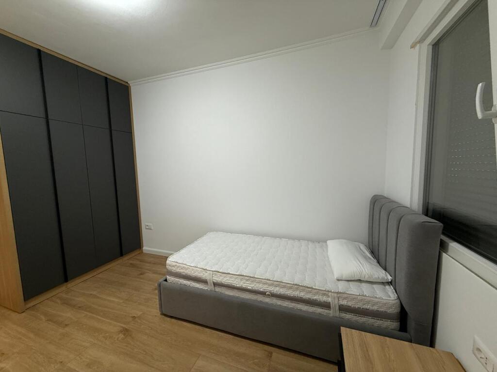 🏢 Jepet me qira apartament 3+1+2 me post parkimi – Rezidenca Klensi, Astir
