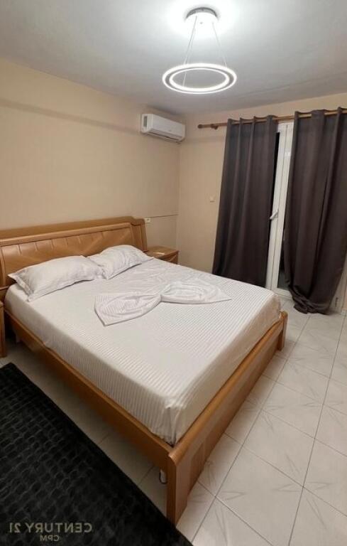 TE KAFE FLORA JAPIM APARTAMENT 2+1 ME QIRA
