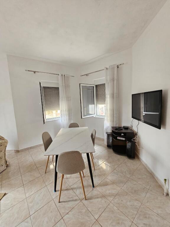 JEPET ME QERA APARTAMENT 1+1 NE KENETE DURRES