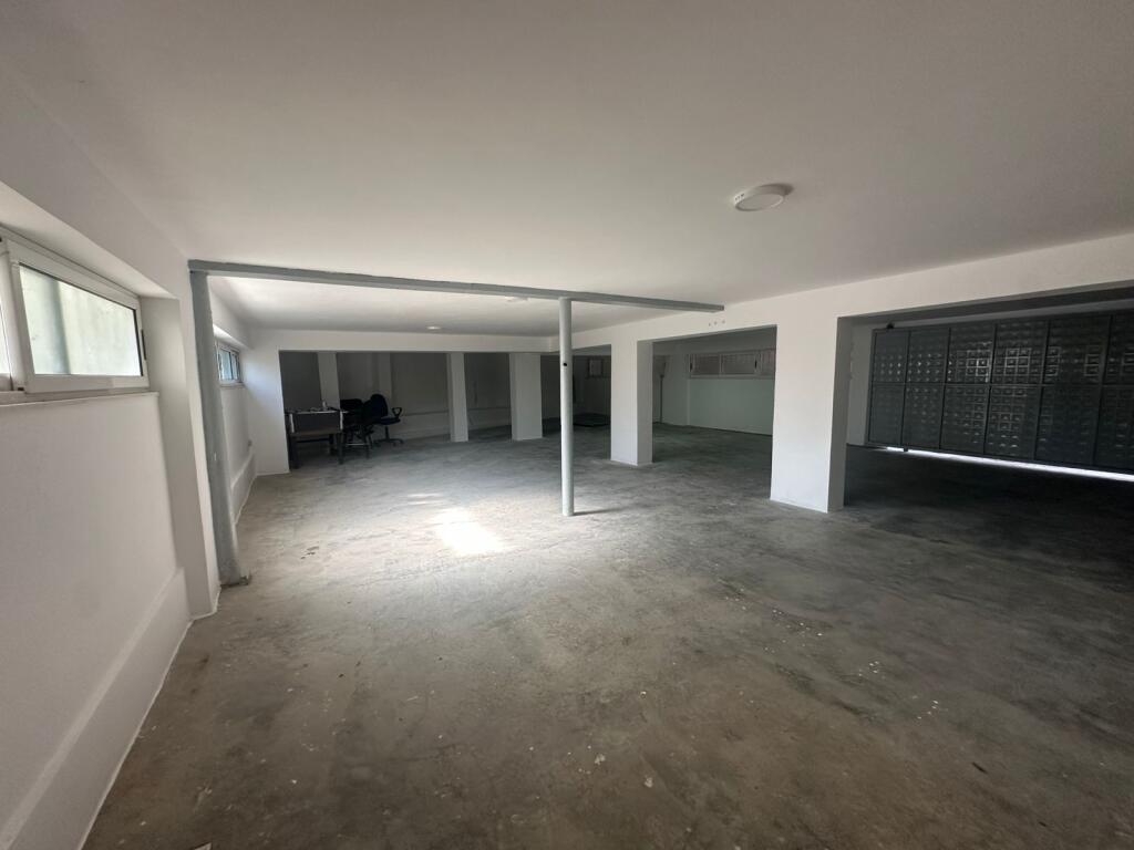 Locale magazzino in affitto – open space, in Via “Jordan Misja”, Tirana.