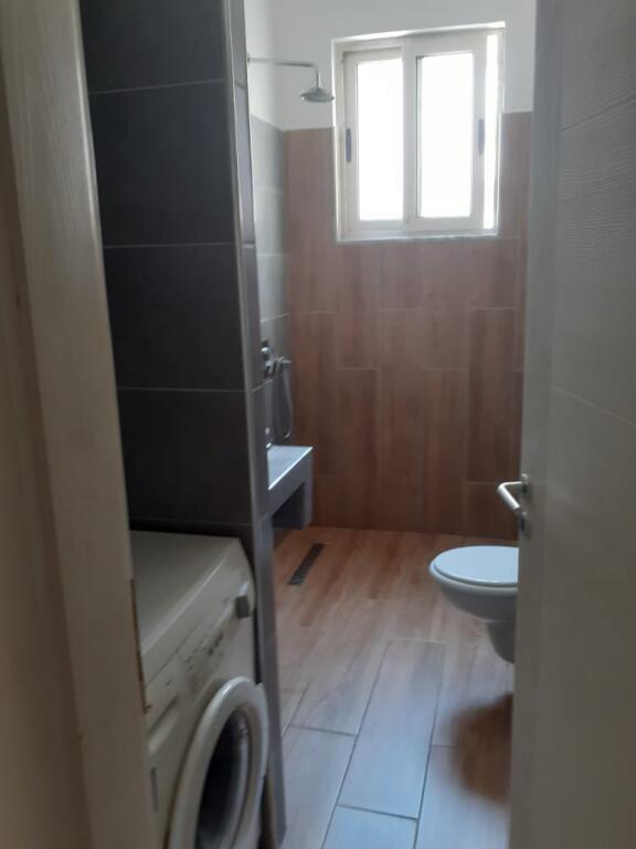 Shitet Apartament 1+1 ne zonen e Freskut