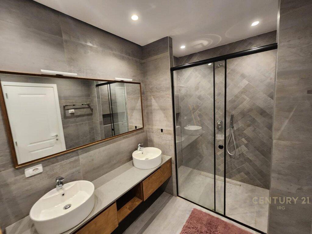 Apartament me qera 3+1 tek Touch of the Sun!
