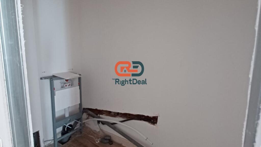 At Donika Center, Business Unit for Rent with Regular Floor Plan, In a Very Quality Complex!
