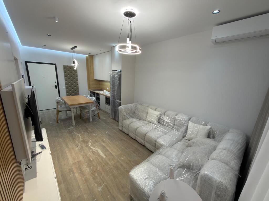 🏢 Appartamento 2+1 in affitto 📍 Indirizzo: Via “5 Maji”, Tirana