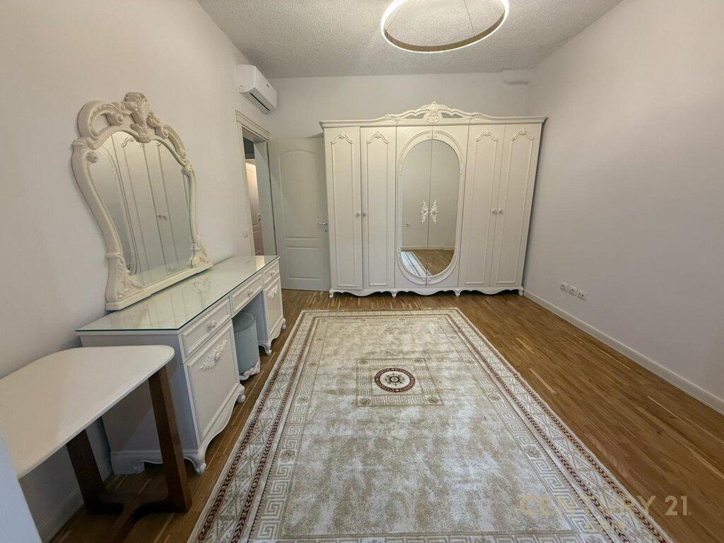 APARTAMENT ME QIRA 3+1+2+2 POSTE PARKIMI,TEK SECRET GARDEN! 2,100 € /Muaj