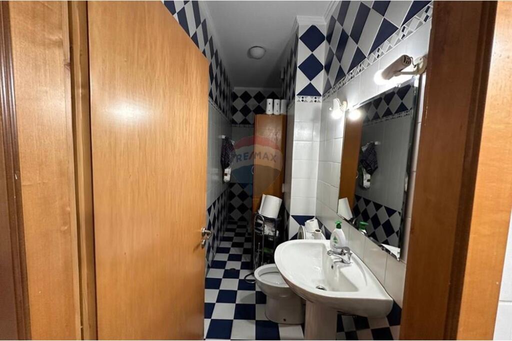 Apartament - Për Shitje - Sheshi Skënderbej, Tiranë (ID: 530191070-31)