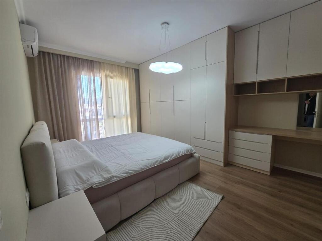 Super Apartament 2+1+2 me qera ne Astir/Vila L (60,000 All)