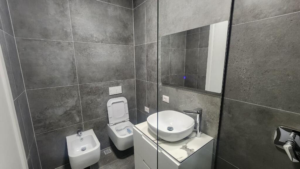 Qera 2+1+2+post parkimi liqeni thate prane VET HOSPITAL