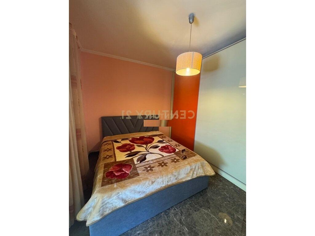 Jepet me Qira, Apartament 2+1+2 Poste Parkimi, Selite