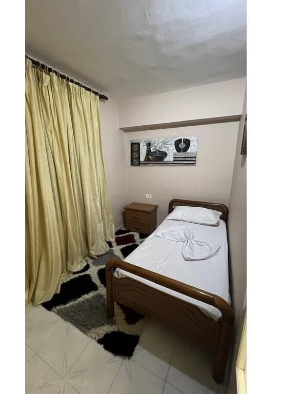 Apartament me qira 2+1, Kafe Flora