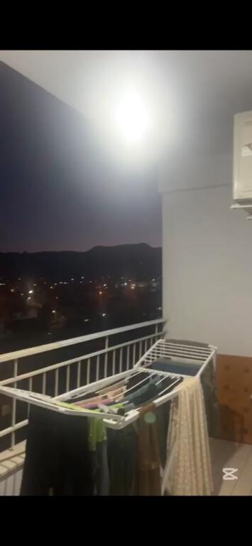 Shitet apartament 2+1 Kamez me Hipoteke