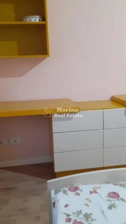 Rent, Apartment 2+1+2Bllk Komuna Parisit, 600 euro/month