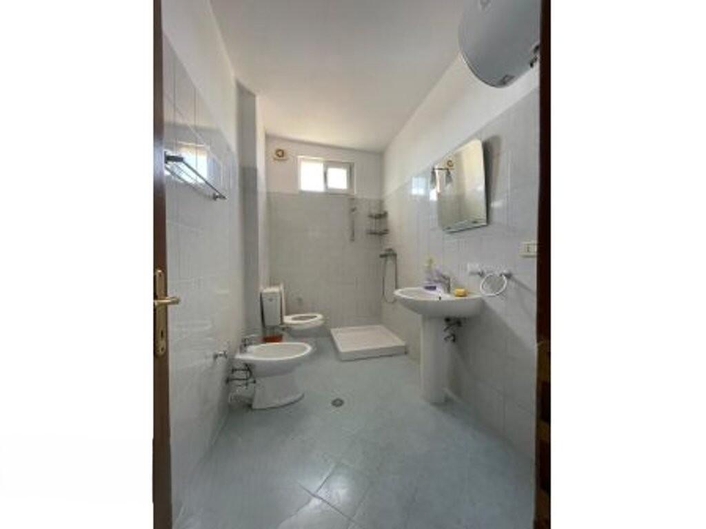 Prane Zones se Brrylit, Studio Bosh! 300 € /Muaj