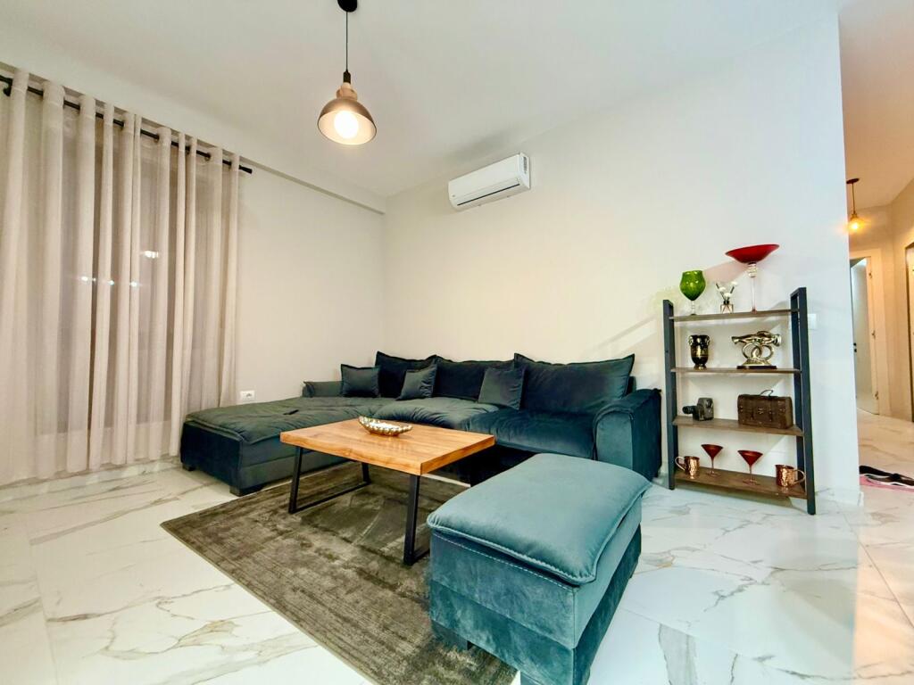 APARTAMENT 2+1 PER QIRA