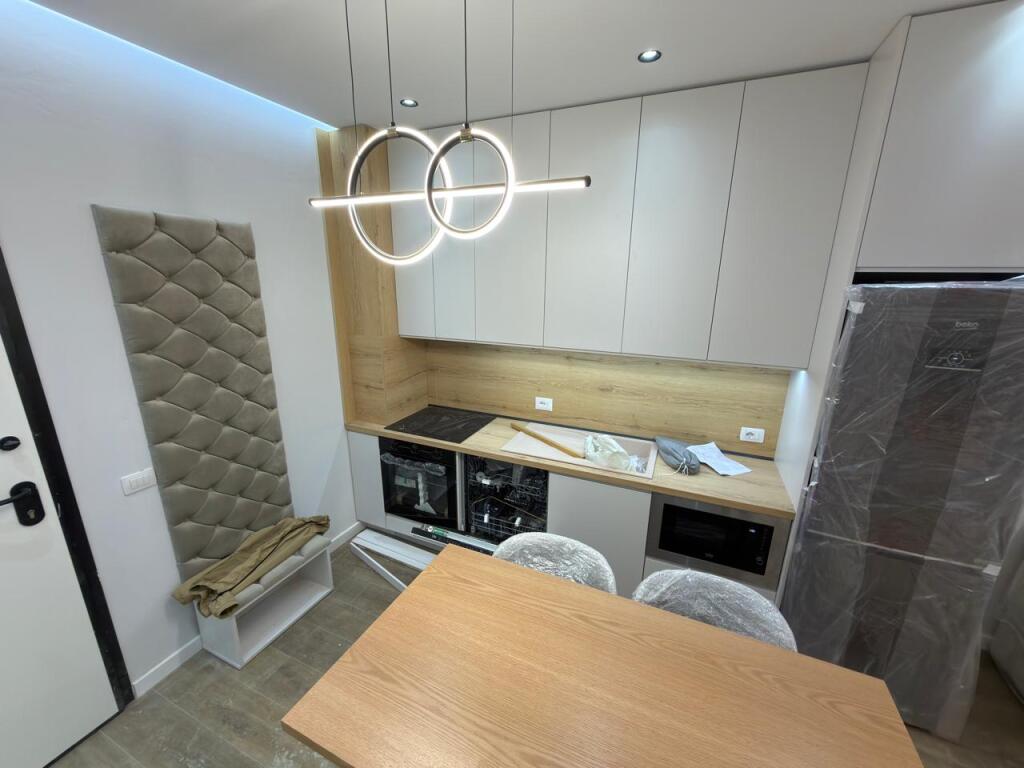 🏢 Appartamento 2+1 in affitto 📍 Indirizzo: Via “5 Maji”, Tirana