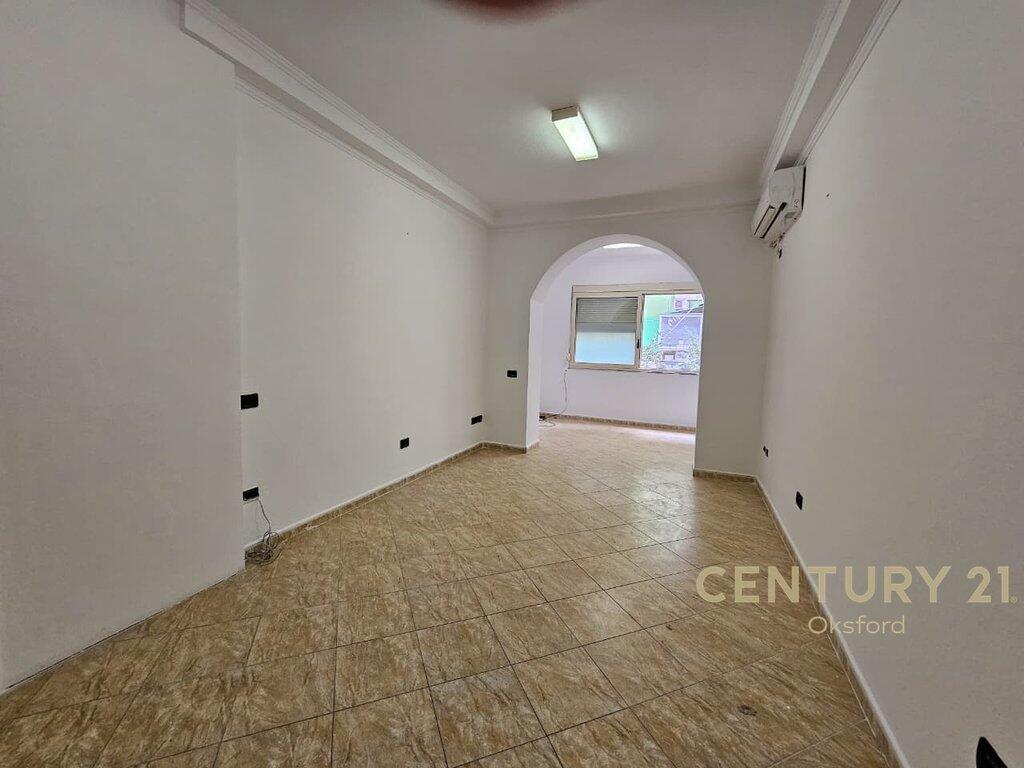 JEPET ME QERA APARTAMENT PER ZYRA NE BLLOK