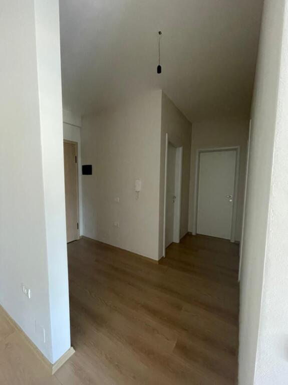 Jepet me qira 2+1+2+parkim BOSH TE GREEN CITY 550€