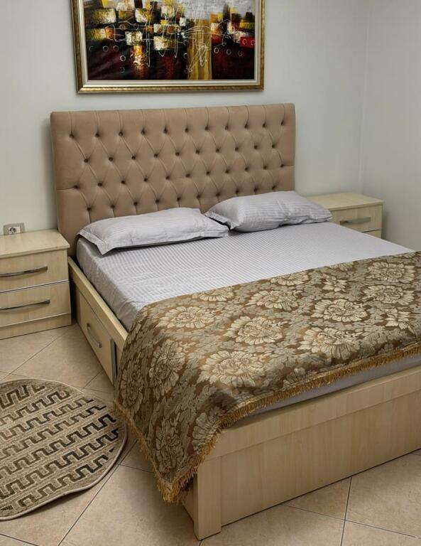Jepet me qera apartament 2+1+1 banjo +1 ballkon në katin e 5-të,me ashensor,don bosko
