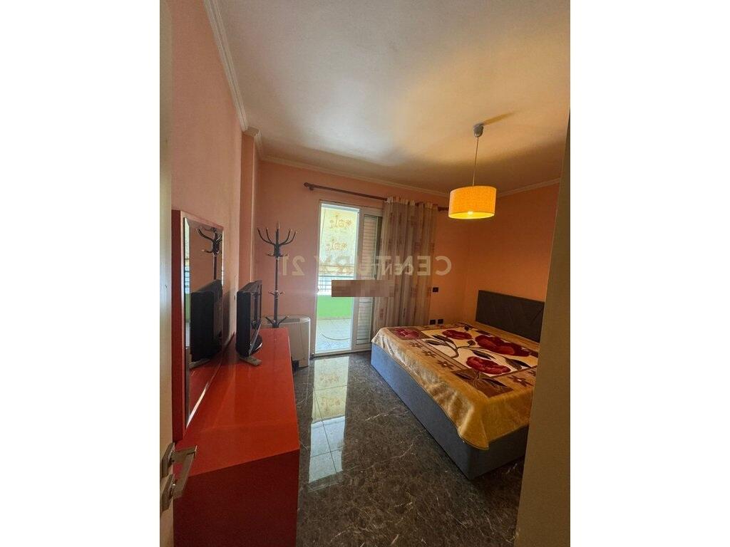 Jepet me Qira, Apartament 2+1+2 Poste Parkimi, Selite